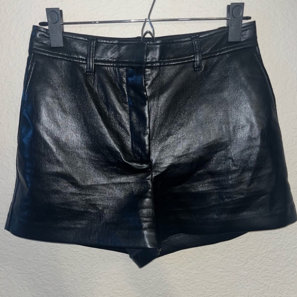 Aritzia Babaton Agency Mini Shorts Size 4